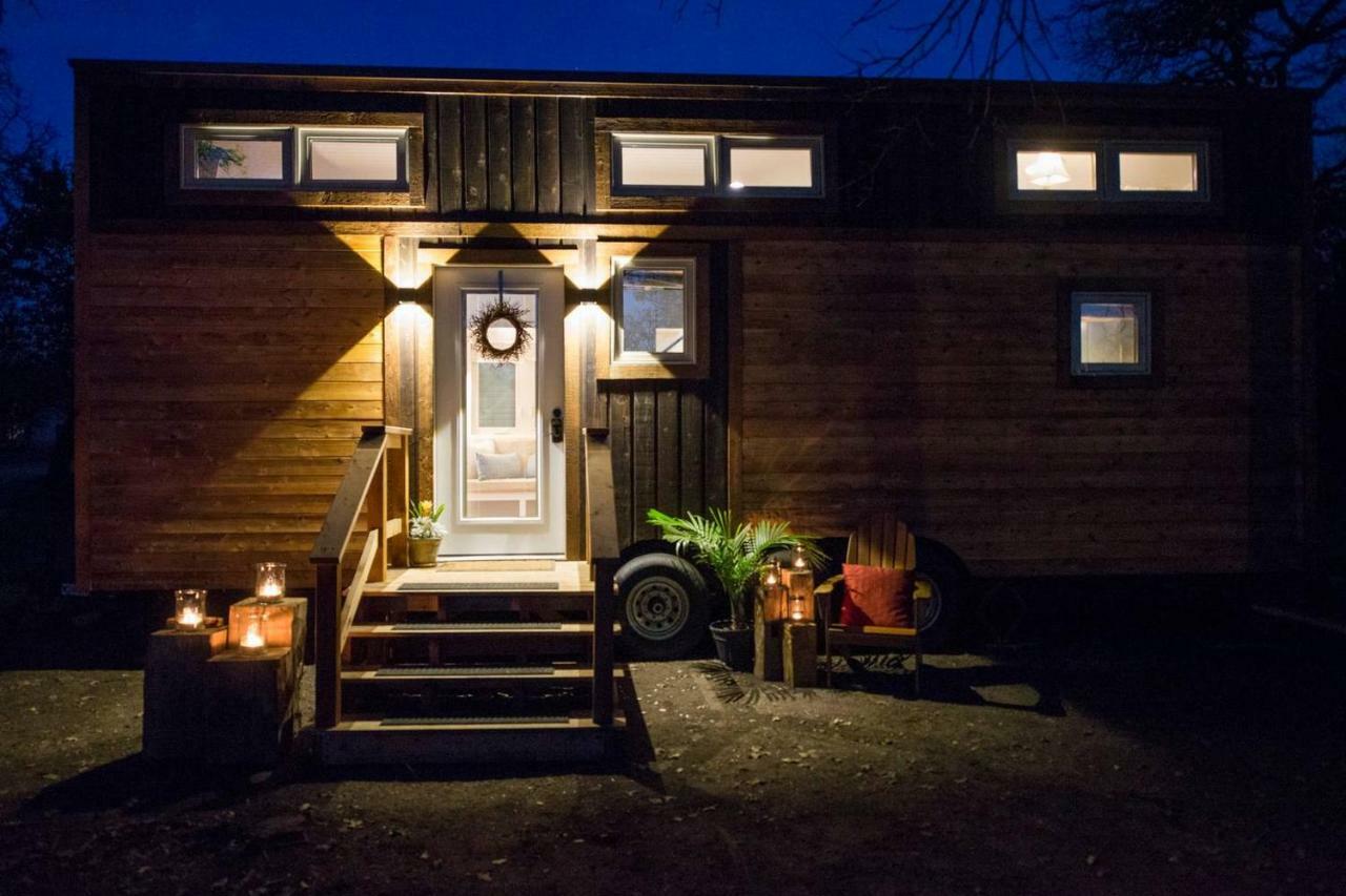 Montana Escape Elegant Tiny House In Waco Near Magnolia Villa Dış mekan fotoğraf